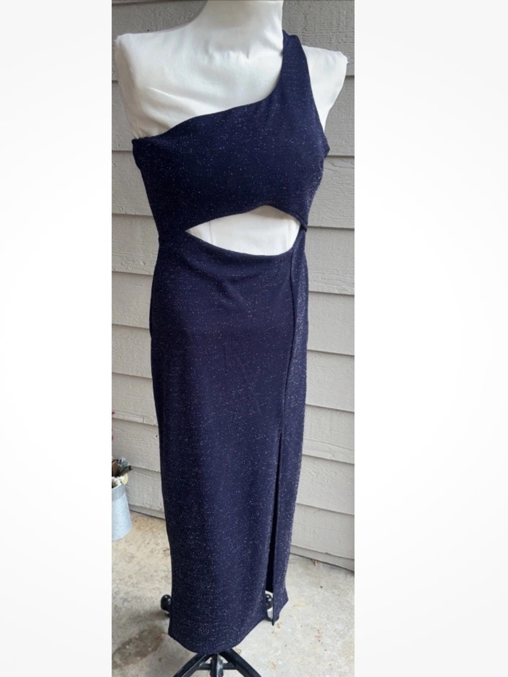 One-Shoulder Navy Sparkle Cutout Maxi Dress by Fore size L